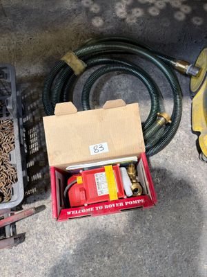 Une pompe TECHNOLOGY avec son tuyau.