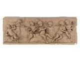 une image représentant une sculpture d'anges et de chérubins sur un mur