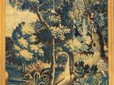 une image d'une tapisserie accrochée au mur d'une pièce