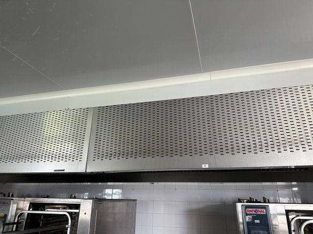 Hotte 8 grilles tout inox. L : 440 (sans extraction)