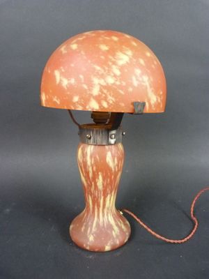 MULLER Frêres (?) - Lampe champigon en verre marmoréen orang…