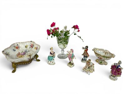 many figurines that are sitting on a table