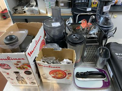 VENTE SUR DESIGNATION - LOT 20 - Un lot de petit matériel de ménage co - Photo 1