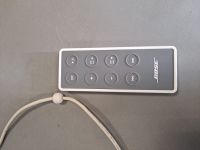 Bose, enceinte audio et sa télécommande. (photo 4)