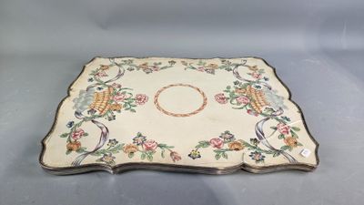 Surtout rectangulaire à bord contour en métal argenté et déc…