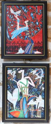 deux tableaux encadrés sont accrochés à un mur de briques