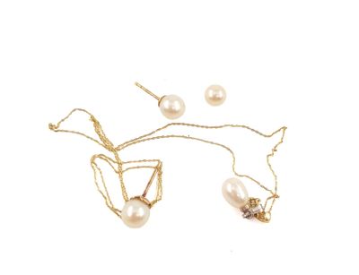 a picture of a necklace and earring set on a white background