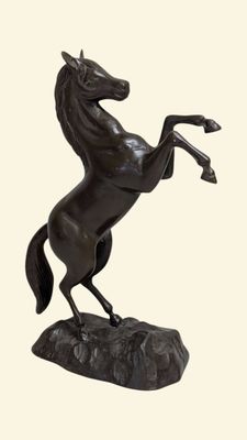 "Cheval cabré" Épreuve en bronze à patine brune mordorée