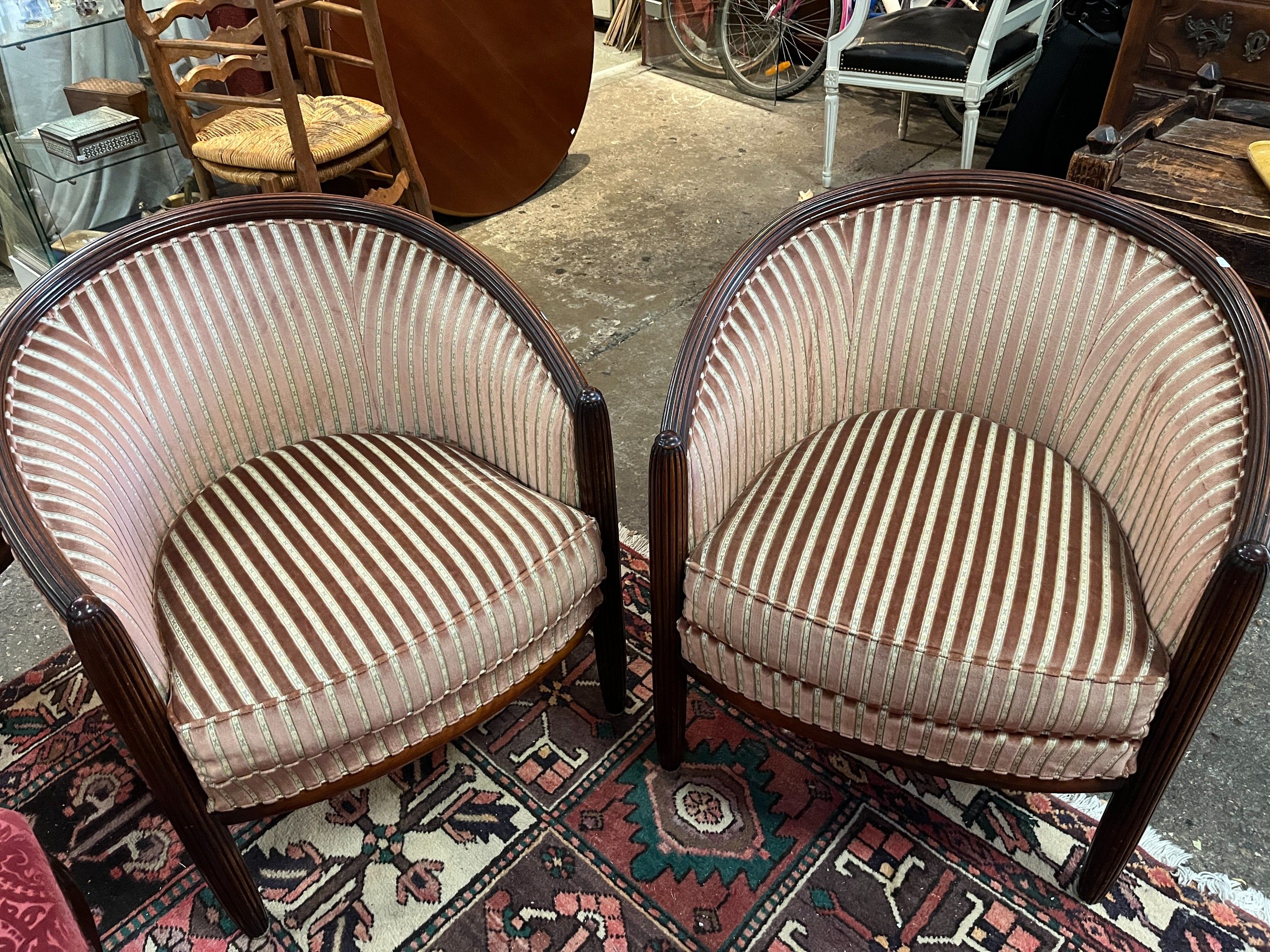 Paire de fauteuils gondoles de style Art Déco, H : 76 cm