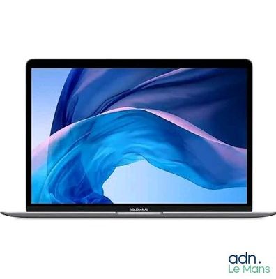un ordinateur portable MacBook Air d'Apple avec un écran bleu et un fond blanc