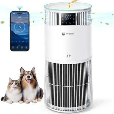 une photo d'un chien et d'un chat assis à côté d'un purificateur d'air