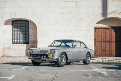 1964 - Ferrari 330 GT 2+2 Série 1