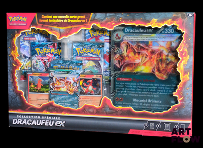 une boîte de cartes Pokémon exposée dans un magasin