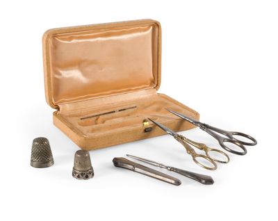 une mallette contenant tout un tas d'outils différents