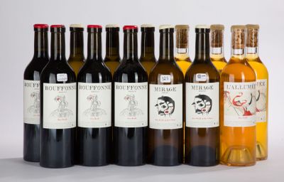 plusieurs bouteilles de vin posées les unes à côté des autres sur une table