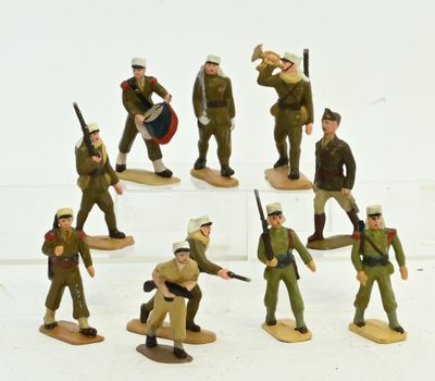 QUIRALU et divers, 9 légionnaires en aluminium : musiciens, fusiliers, - Photo 1