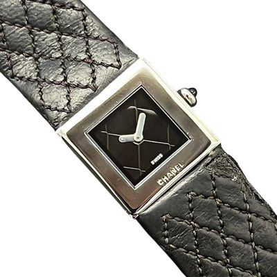 an image of a wrist watch with a black dial
