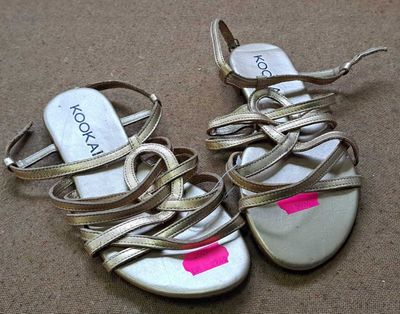 88 / Paire de sandales - KOOKAI - Pointure 37 /// COMM…