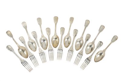 Ensemble de seize couverts en argent, modèle filets. - Photo 1