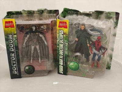sets de figurines MARVEL Diamond SELECT Docteur Doom O…