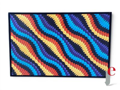 un motif multicolore composé de lignes ondulées sur fond noir