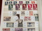un livre avec beaucoup de timbres