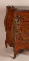 Commode sauteuse de forme galbée toutes faces, en bois de pl… (photo 5)