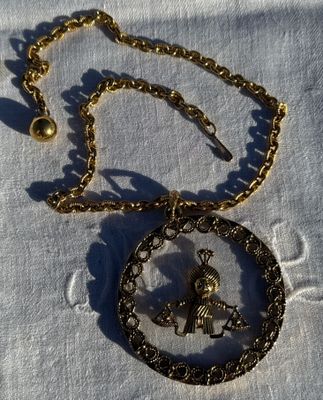 Collier et pendentif (26)