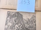 une image représentant un livre ouvert sur lequel figure la photo d'un homme