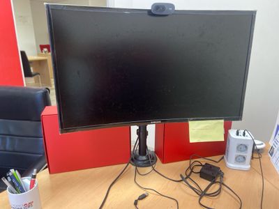 Écran d'ordinateur de marque SAMSUNG modèle C27F396FHR, 27 p… - Photo 1