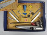 une boîte contenant tout un tas d'outils différents