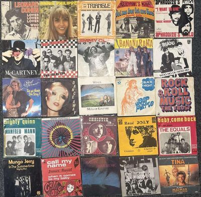 Divers. Lot comprenant environ 400 vinyles 45T dont : Deep P… - Photo 1