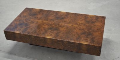 une photo d'une table basse fabriquée en papier burlock