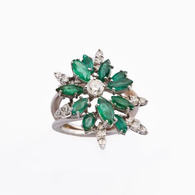 Bague tête de fleur en émeraude et diamant - Photo 1