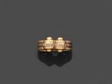 une bague en or 18 carats sertie de diamants
