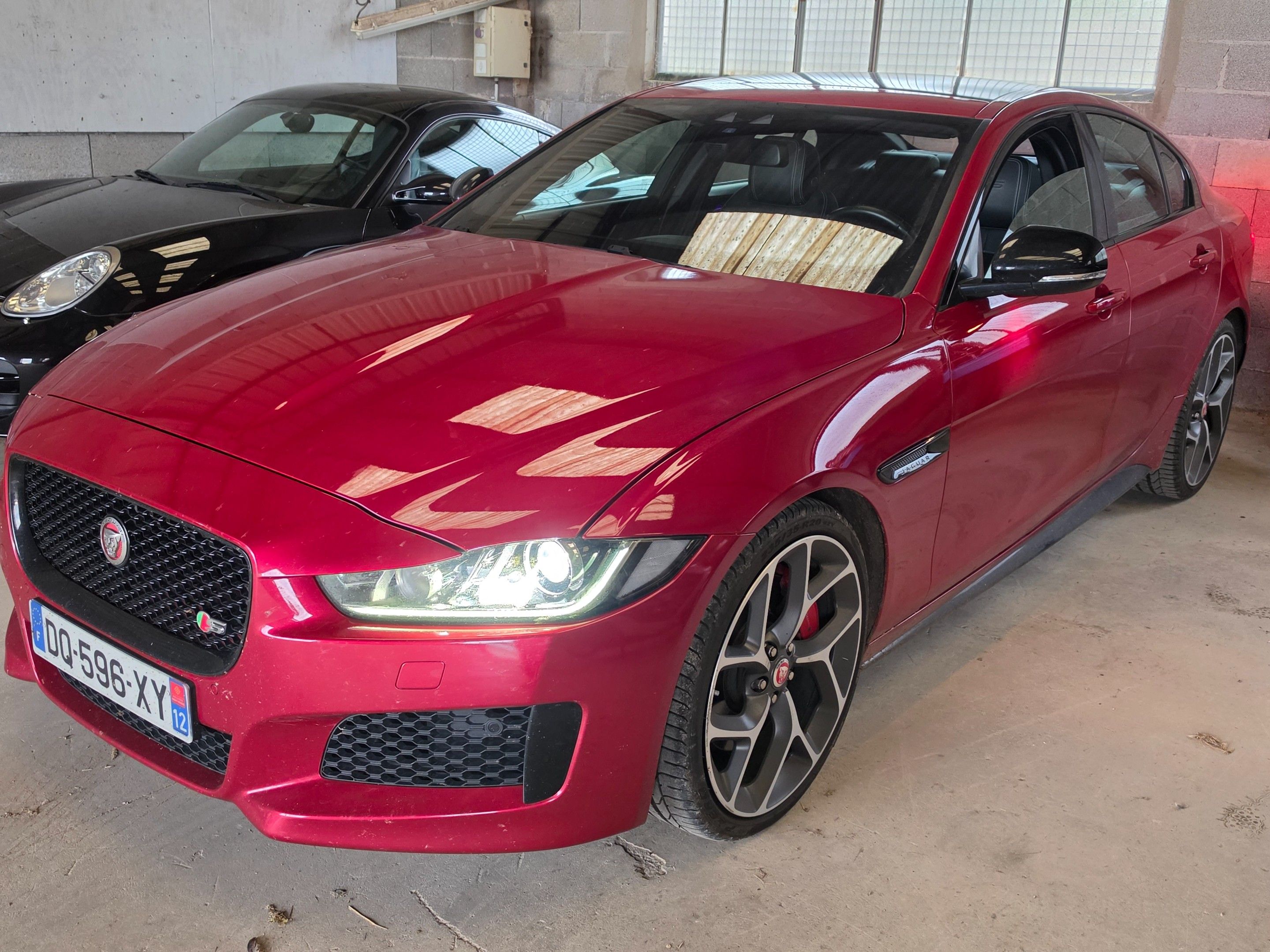 *****CT EN COURS**** VP JAGUAR XE V6 3,0 - 340 CV - BVAUTO -…
