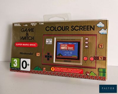 une boîte contenant un jeu et une montre