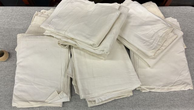 11 draps dont ajourés. Vendu en l’état sans vérification préalabl