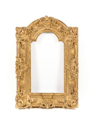 an image of a gold frame with an ornate design