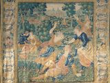 une image d'une tapisserie accrochée au mur d'une pièce