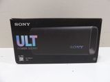 La boîte du Sony Ultra Power Sound est ouverte sur la table.