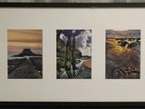 une photo d'un tableau accroché au mur
