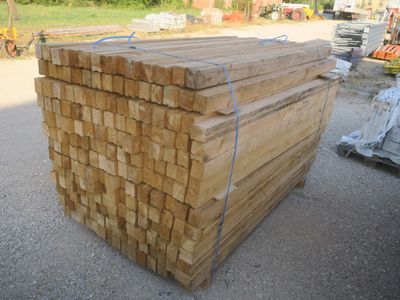 une pile de bois empilés les uns sur les autres
