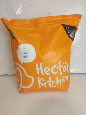 un sac de provisions posé sur un plan de travail