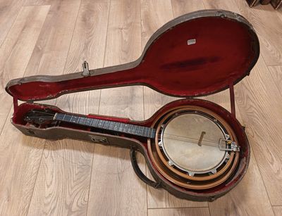 BANJO, CLAVERO - SGDG 147 A 4 cordes, en bois et nacre incru…
