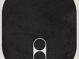 un dessin en noir et blanc représentant un cercle sur lequel figurent trois autres cercles
