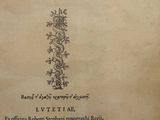 la quatrième de couverture d'un livre sur laquelle figure l'image d'une croix