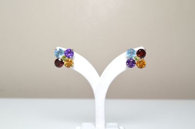 Une paire de boucles d'oreilles "tuti fruti", en argent, ser…