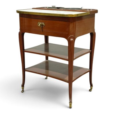 une image d'une petite table en bois avec un plateau en marbre