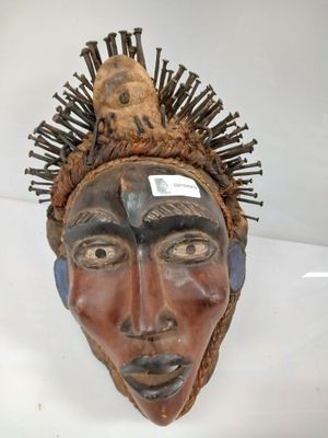 CAMEROUN Masque polychrome H : 40 cm environ